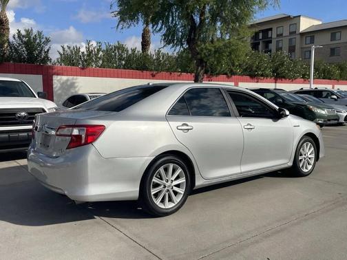 2014 Toyota Camry Hybrid XLE
