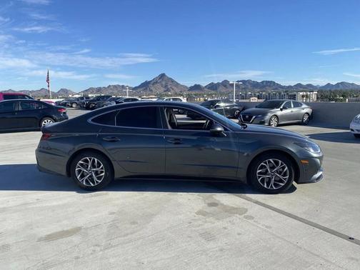 2023 Hyundai SONATA SEL