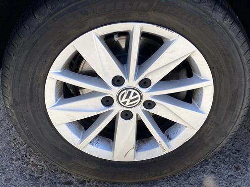 2017 Volkswagen Golf TSI S 4-Door