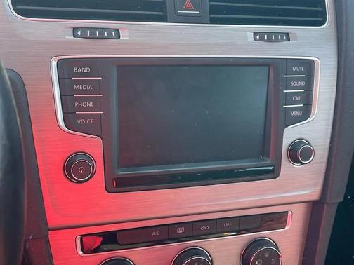 2017 Volkswagen Golf TSI S 4-Door