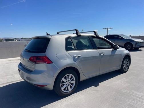 2017 Volkswagen Golf TSI S 4-Door