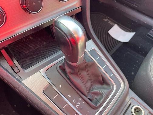 2017 Volkswagen Golf TSI S 4-Door