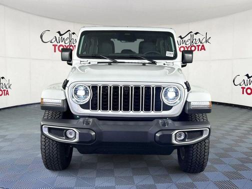Bright White Clearcoat 2025 Jeep Wrangler 4-Door Sahara 4x4