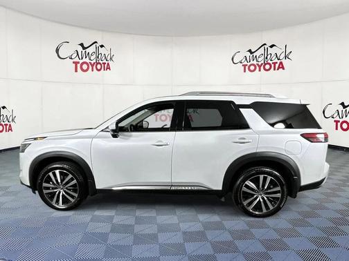 2025 Nissan Pathfinder Platinum 4WD