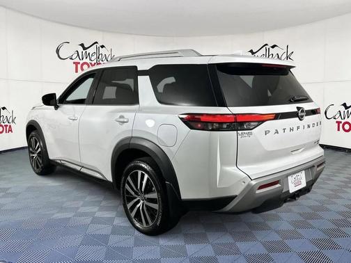 2025 Nissan Pathfinder Platinum 4WD