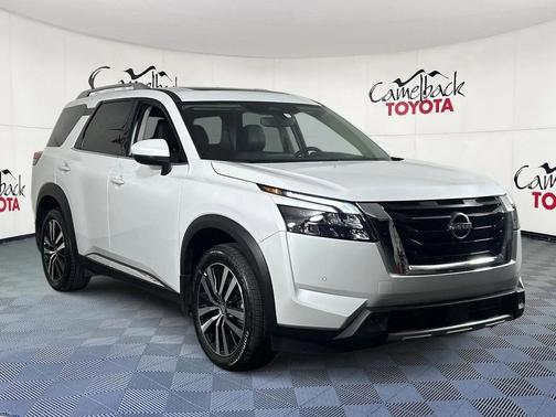 2025 Nissan Pathfinder Platinum 4WD