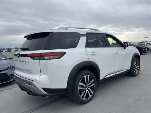 2025 Nissan Pathfinder Platinum 4WD