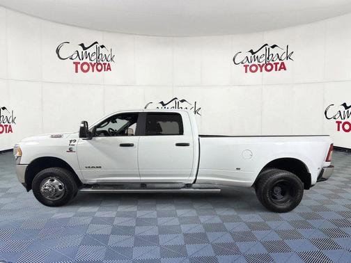 Bright White Clearcoat 2024 RAM 3500 Big Horn Crew Cab 4x4 8' Box