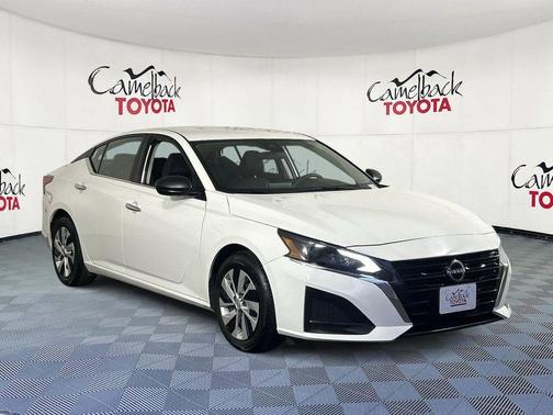 Glacier White 2025 Nissan Altima 2.5 SV