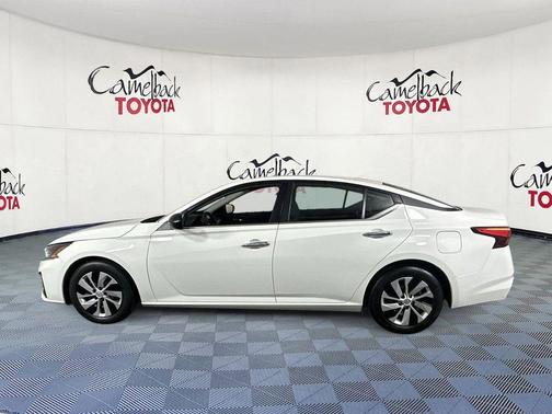 Glacier White 2025 Nissan Altima 2.5 SV