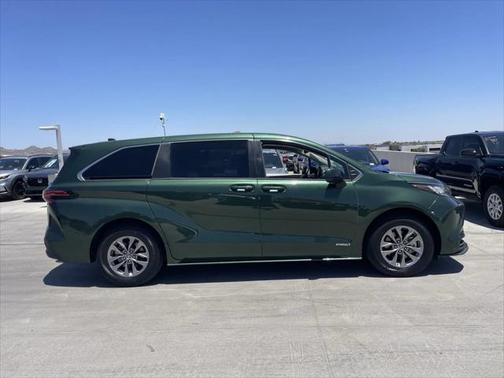 2021 Toyota Sienna LE