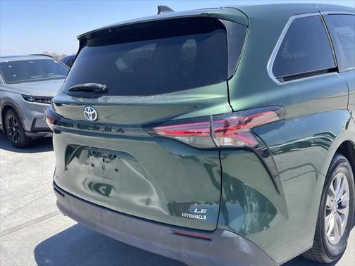 2021 Toyota Sienna LE