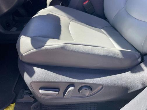 2021 Toyota Sienna XLE 8 Passenger