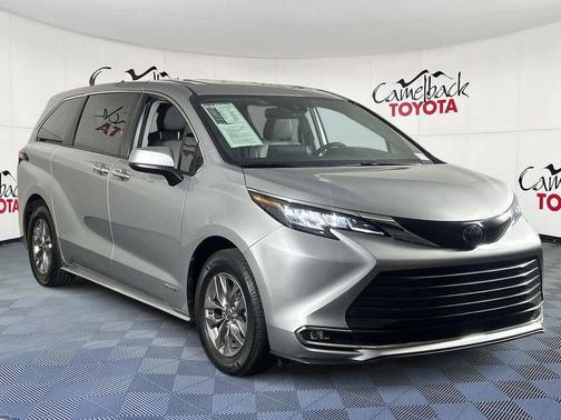 2021 Toyota Sienna XLE 8 Passenger
