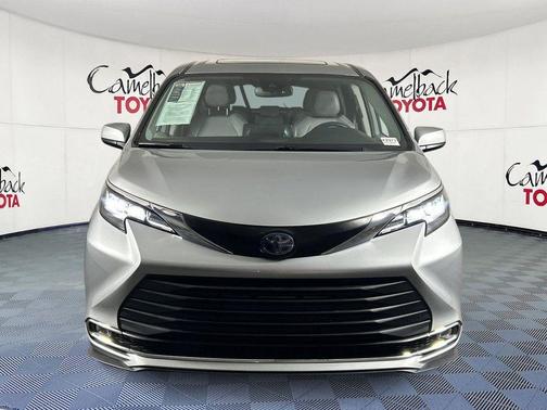 2021 Toyota Sienna XLE 8 Passenger