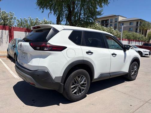 Glacier White 2022 Nissan Rogue S