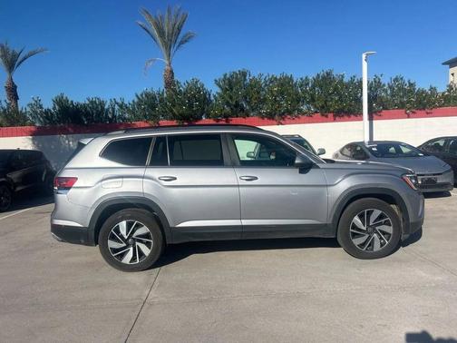 2024 Volkswagen Atlas 2.0T SE w/Technology 4MOTION