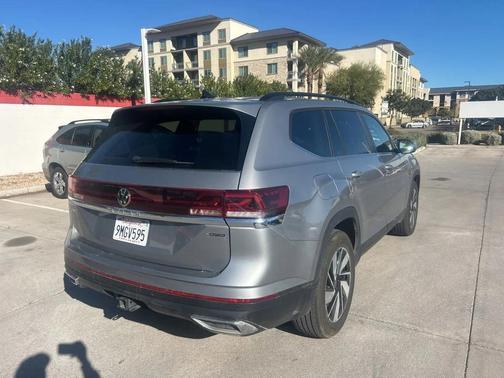 2024 Volkswagen Atlas 2.0T SE w/Technology 4MOTION