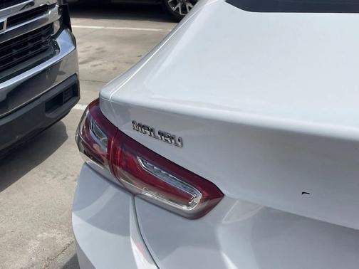2022 Chevrolet Malibu FWD LT