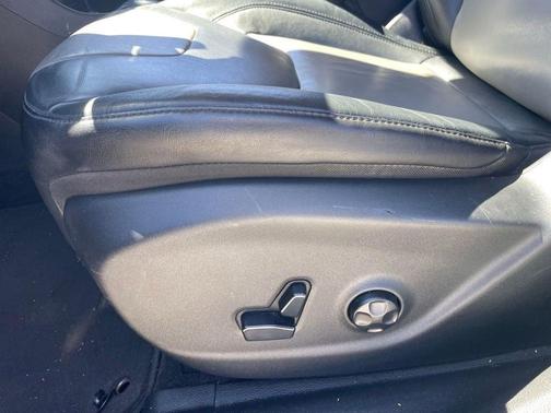 Brilliant Black Crystal Pearlcoat 2014 Jeep Cherokee Limited