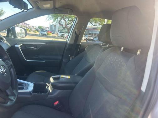 Silver Sky 2024 Toyota RAV4 XLE