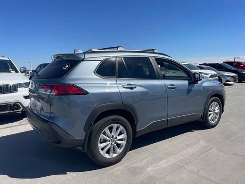 2023 Toyota Corolla Cross LE