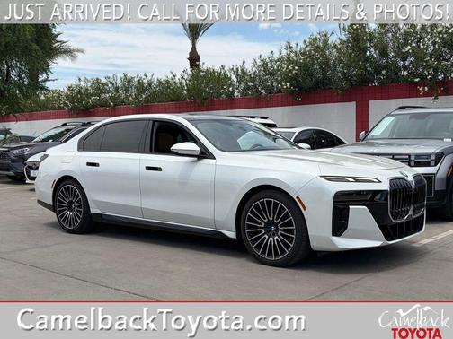 Mineral White Metallic 2024 BMW 740 740i