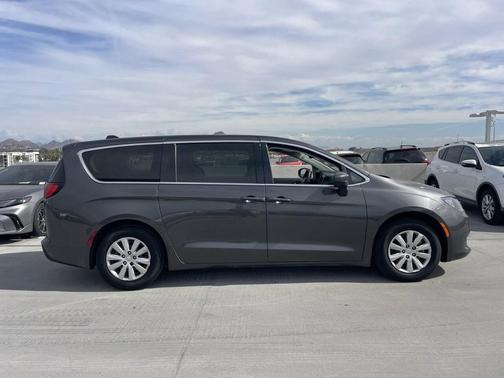 2021 Chrysler Voyager L