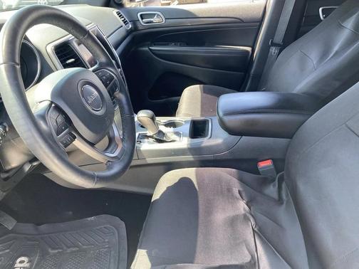 2020 Jeep Grand Cherokee Laredo