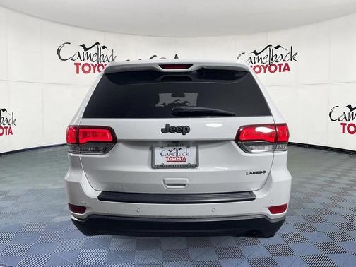 2020 Jeep Grand Cherokee Laredo