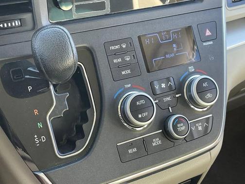 2017 Toyota Sienna SE