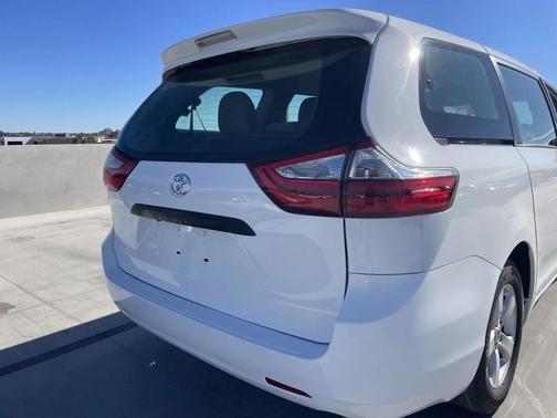 2017 Toyota Sienna SE