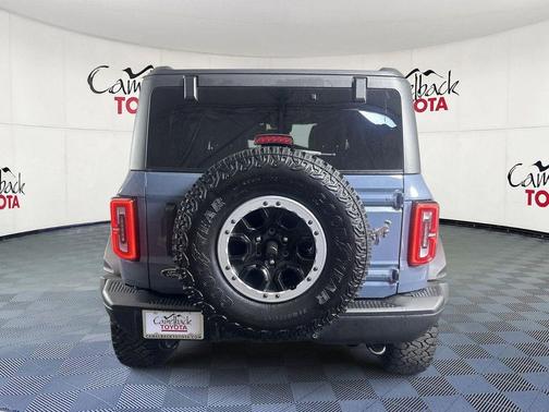 Azure Gray Metallic Tri-Coat 2024 Ford Bronco Badlands