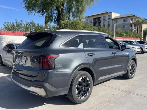 2024 Kia Sorento S