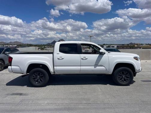 Ice Cap 2023 Toyota Tacoma SR5