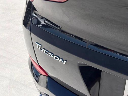 Black Noir Pearl 2018 Hyundai TUCSON Value