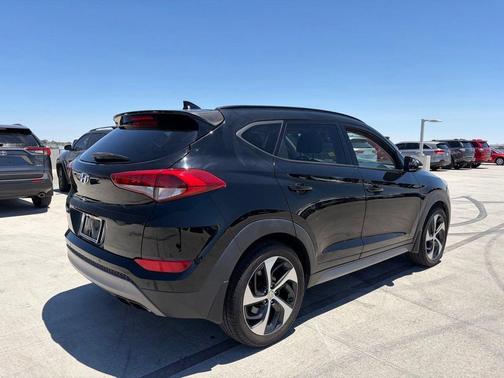 Black Noir Pearl 2018 Hyundai TUCSON Value