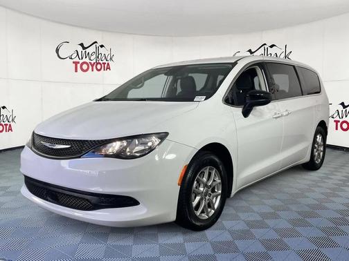 2024 Chrysler Voyager LX