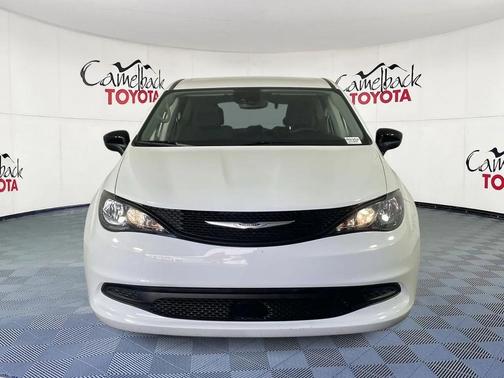 2024 Chrysler Voyager LX