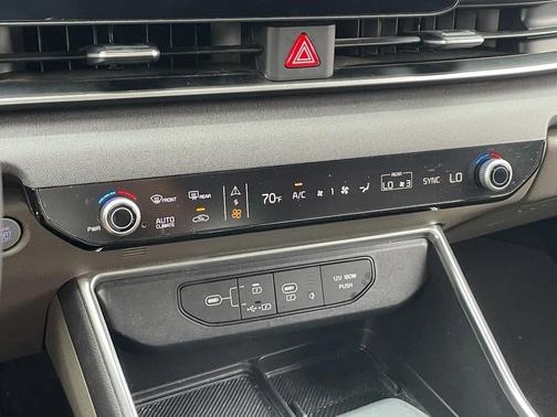 2025 Kia Carnival EX