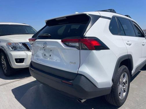 Ice Cap 2023 Toyota RAV4 XLE