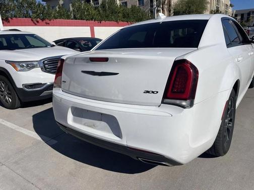 2021 Chrysler 300 Touring
