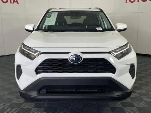 2022 Toyota RAV4 Hybrid XLE
