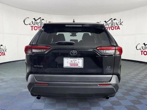 2020 Toyota RAV4 LE