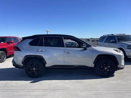2021 Toyota RAV4 Hybrid SE