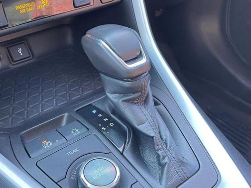 2021 Toyota RAV4 Hybrid SE