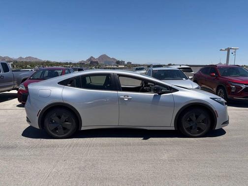 Cutting Edge 2026 Toyota Prius Plug-In Hybrid SE