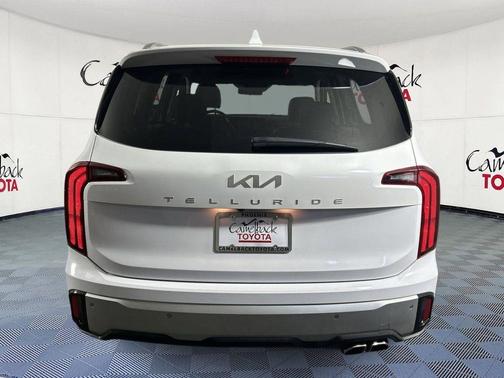 Glacial White Pearl 2024 Kia Telluride S