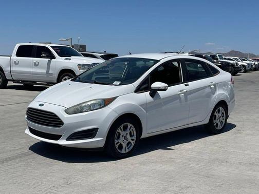 Blue Candy Metallic Tinted Clearcoat 2015 Ford Fiesta SE