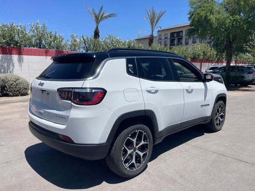 Bright White Clearcoat 2025 Jeep Compass Limited